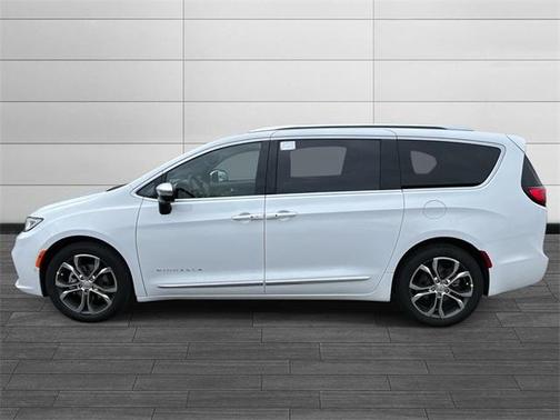 2026 Chrysler Pacifica Pinnacle