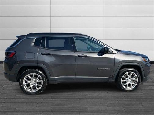 2023 Jeep Compass Latitude Lux