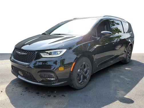 2025 Chrysler Pacifica Hybrid Select