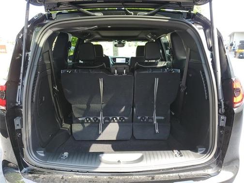 2025 Chrysler Pacifica Hybrid Select