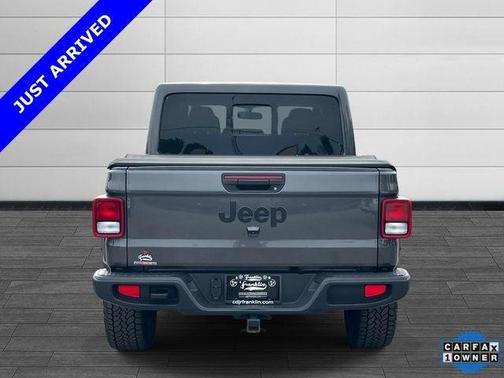 Granite Crystal Clearcoat Metallic 2024 Jeep Gladiator Nighthawk