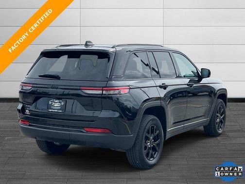 Diamond Black 2024 Jeep Grand Cherokee Laredo