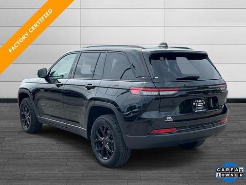Diamond Black 2024 Jeep Grand Cherokee Laredo