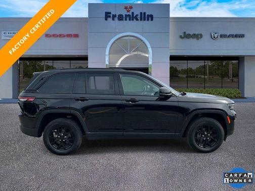 Diamond Black 2024 Jeep Grand Cherokee Laredo