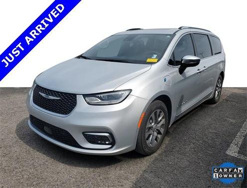 2023 Chrysler Pacifica Hybrid Pinnacle