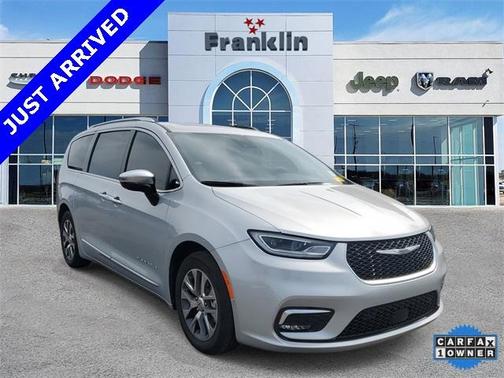 2023 Chrysler Pacifica Hybrid Pinnacle
