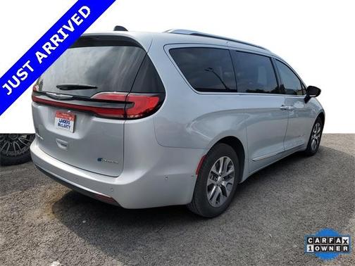 2023 Chrysler Pacifica Hybrid Pinnacle