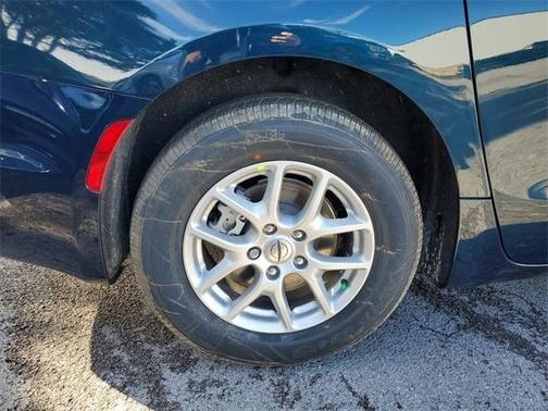 Fathom Blue Pearlcoat 2023 Chrysler Pacifica Touring-L