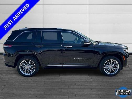 2023 Jeep Grand Cherokee Summit