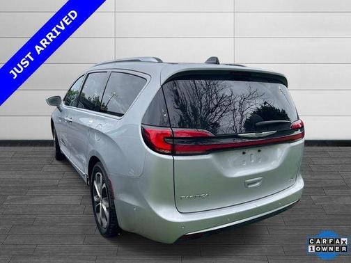 Silver Mist Clearcoat 2024 Chrysler Pacifica Pinnacle