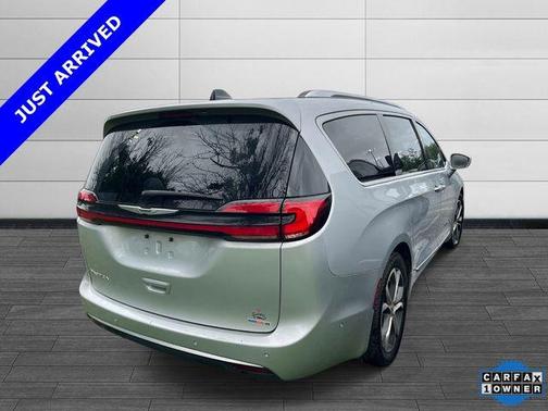 Silver Mist Clearcoat 2024 Chrysler Pacifica Pinnacle
