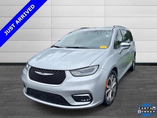 Silver Mist Clearcoat 2024 Chrysler Pacifica Pinnacle