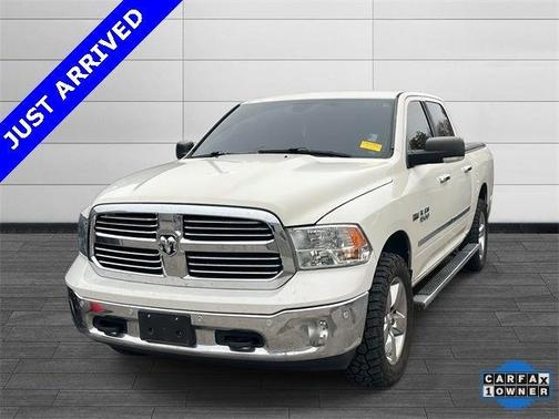 2016 RAM 1500 SLT