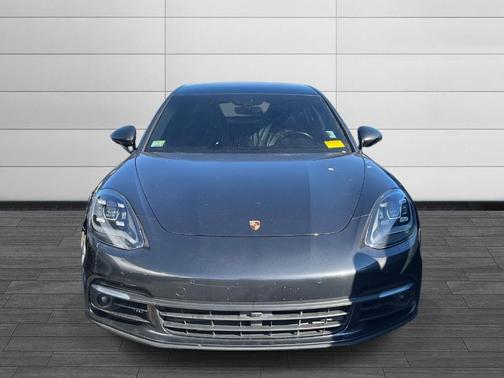 2018 Porsche Panamera 4S