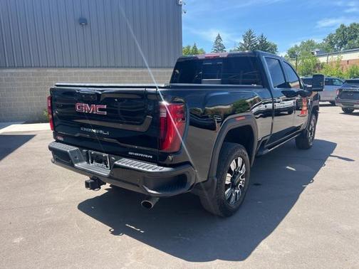 2024 GMC Sierra 2500 Denali