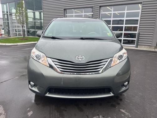 2014 Toyota Sienna XLE