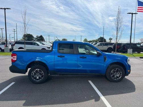 VELOCITY BLUE METALLIC 2022 Ford Maverick XLT