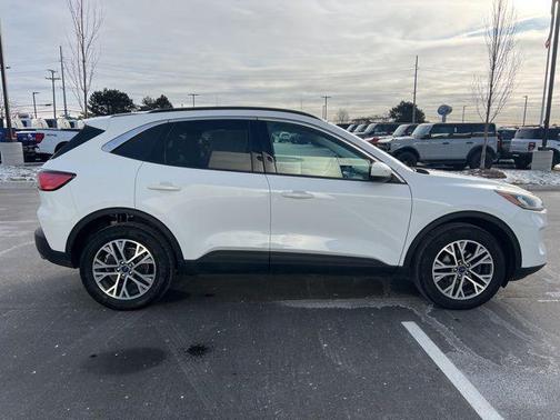 OXFORD WHITE 2022 Ford Escape SEL