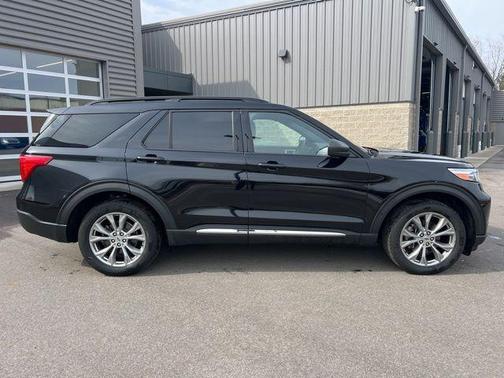 AGATE BLACK METALLIC 2020 Ford Explorer XLT