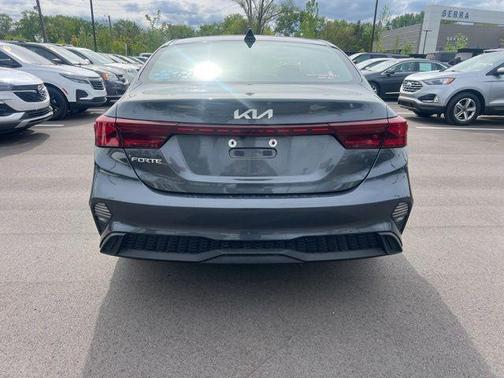 Gravity Gray 2022 Kia Forte LXS