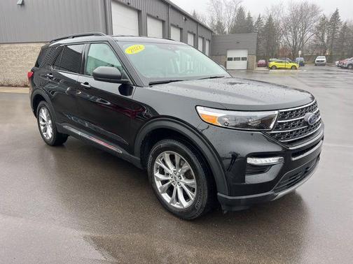 AGATE BLACK METALLIC 2022 Ford Explorer XLT