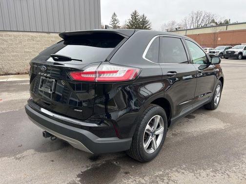AGATE BLACK METALLIC 2022 Ford Edge SEL