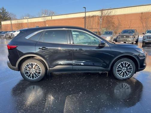 2023 Ford Escape PHEV SE