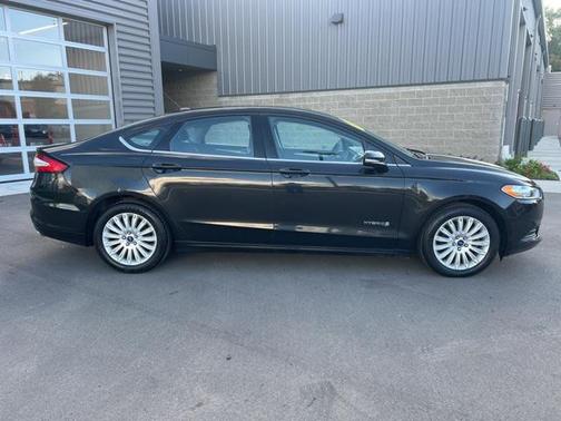 2014 Ford Fusion Hybrid SE