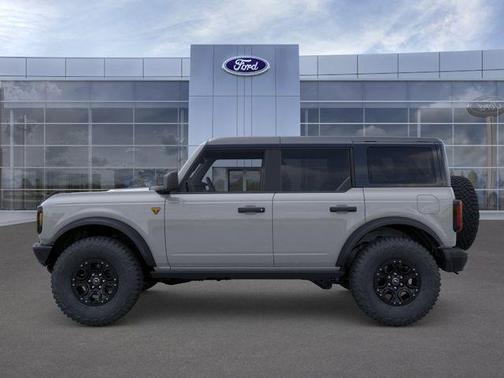 AVALANCHE GRAY 2026 Ford Bronco Badlands