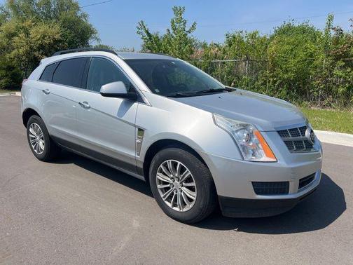 Radiant Silver Metallic 2011 Cadillac SRX Base
