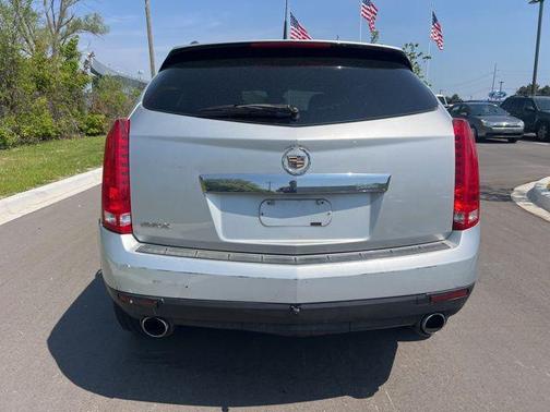Radiant Silver Metallic 2011 Cadillac SRX Base