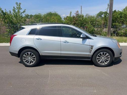 Radiant Silver Metallic 2011 Cadillac SRX Base