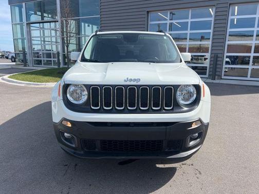 Alpine White 2017 Jeep Renegade Latitude