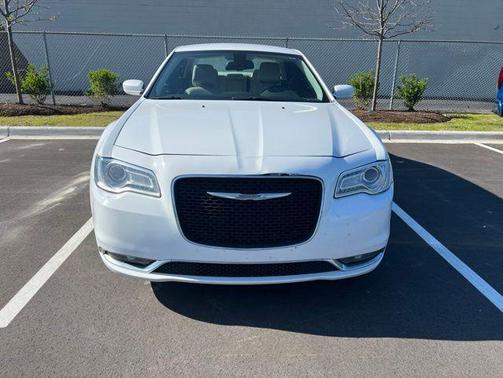Bright White Clearcoat 2016 Chrysler 300 Limited