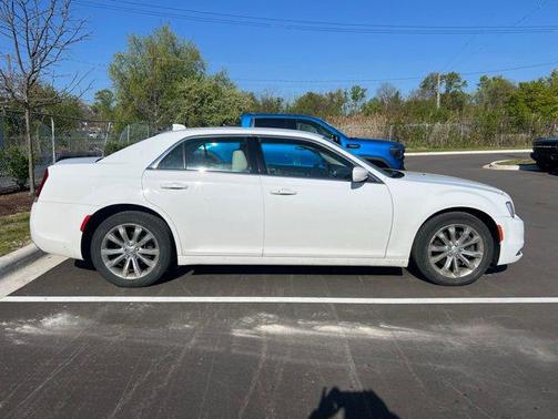 Bright White Clearcoat 2016 Chrysler 300 Limited