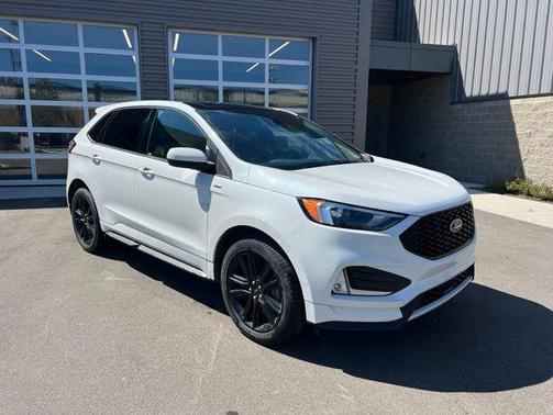 STAR WHITE 2024 Ford Edge ST Line