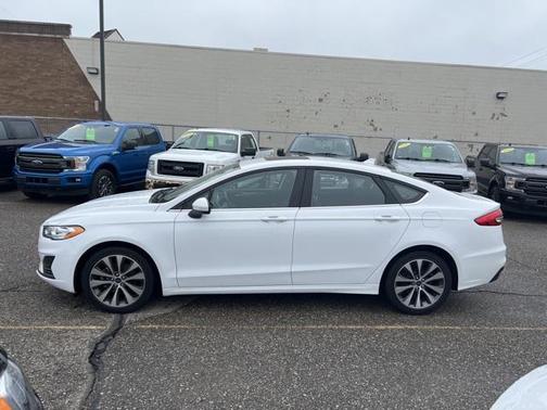 OXFORD WHITE 2020 Ford Fusion SE