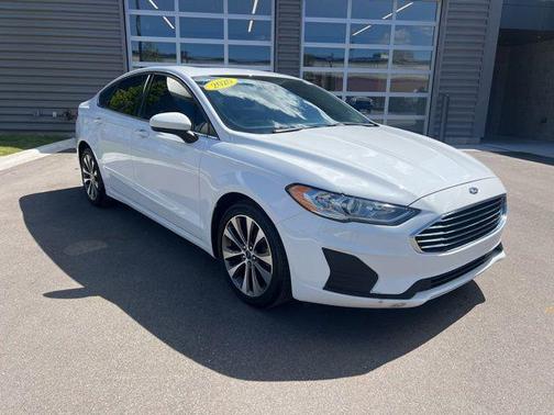 OXFORD WHITE 2020 Ford Fusion SE