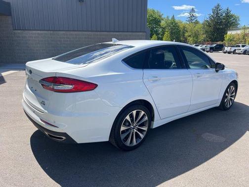 OXFORD WHITE 2020 Ford Fusion SE