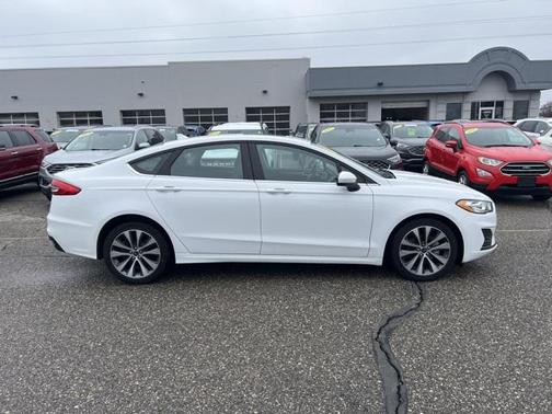 OXFORD WHITE 2020 Ford Fusion SE