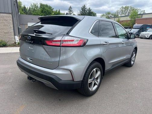 ICONIC SILVER 2022 Ford Edge SEL