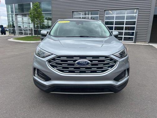 ICONIC SILVER 2022 Ford Edge SEL