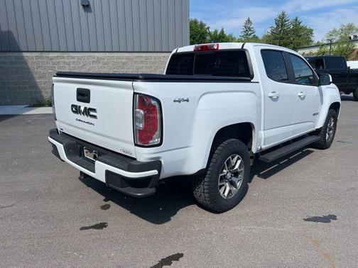 Summit White 2022 GMC Canyon Elevation