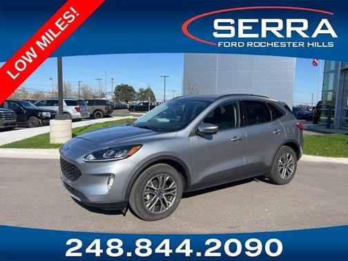 ICONIC SILVER 2022 Ford Escape SEL