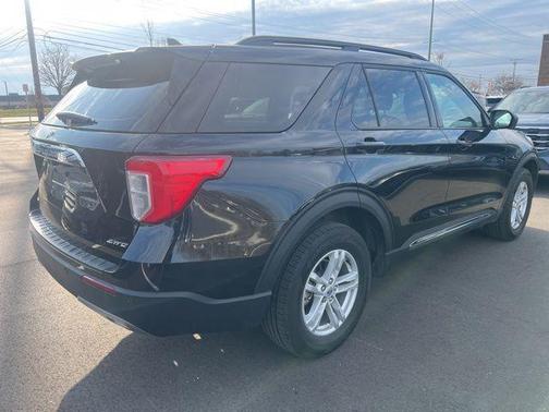 AGATE BLACK METALLIC 2024 Ford Explorer XLT