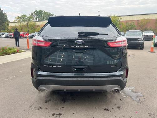 2023 Ford Edge Titanium