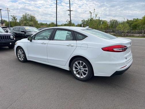 OXFORD WHITE 2020 Ford Fusion SE