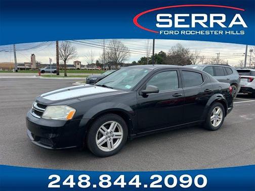 Black Clearcoat 2013 Dodge Avenger SE