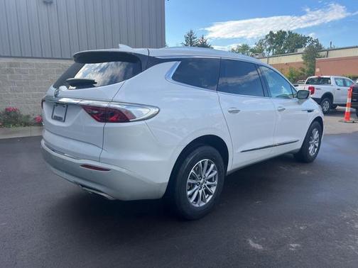 2023 Buick Enclave Essence AWD