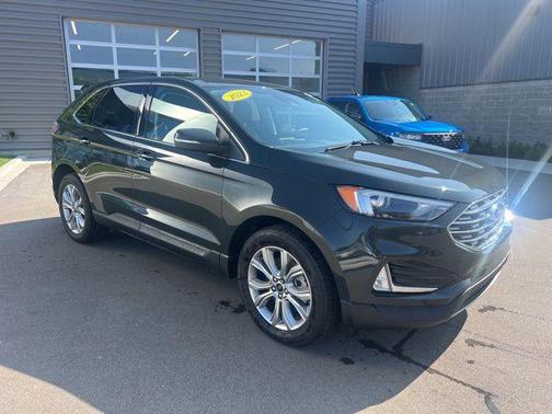 FORGED GREEN 2023 Ford Edge Titanium